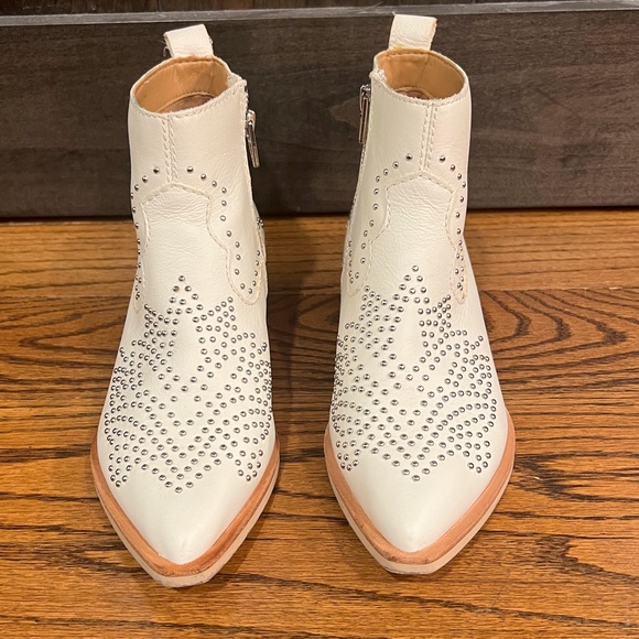 Dolce Vita Uma Studded Ankle Leather Booties - Picture 2 of 9